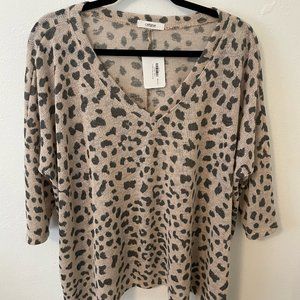 NWT Cherish Cream and Gray Swing Top Size Large